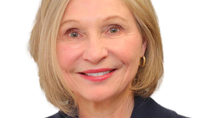 portrait of Linda Dabros